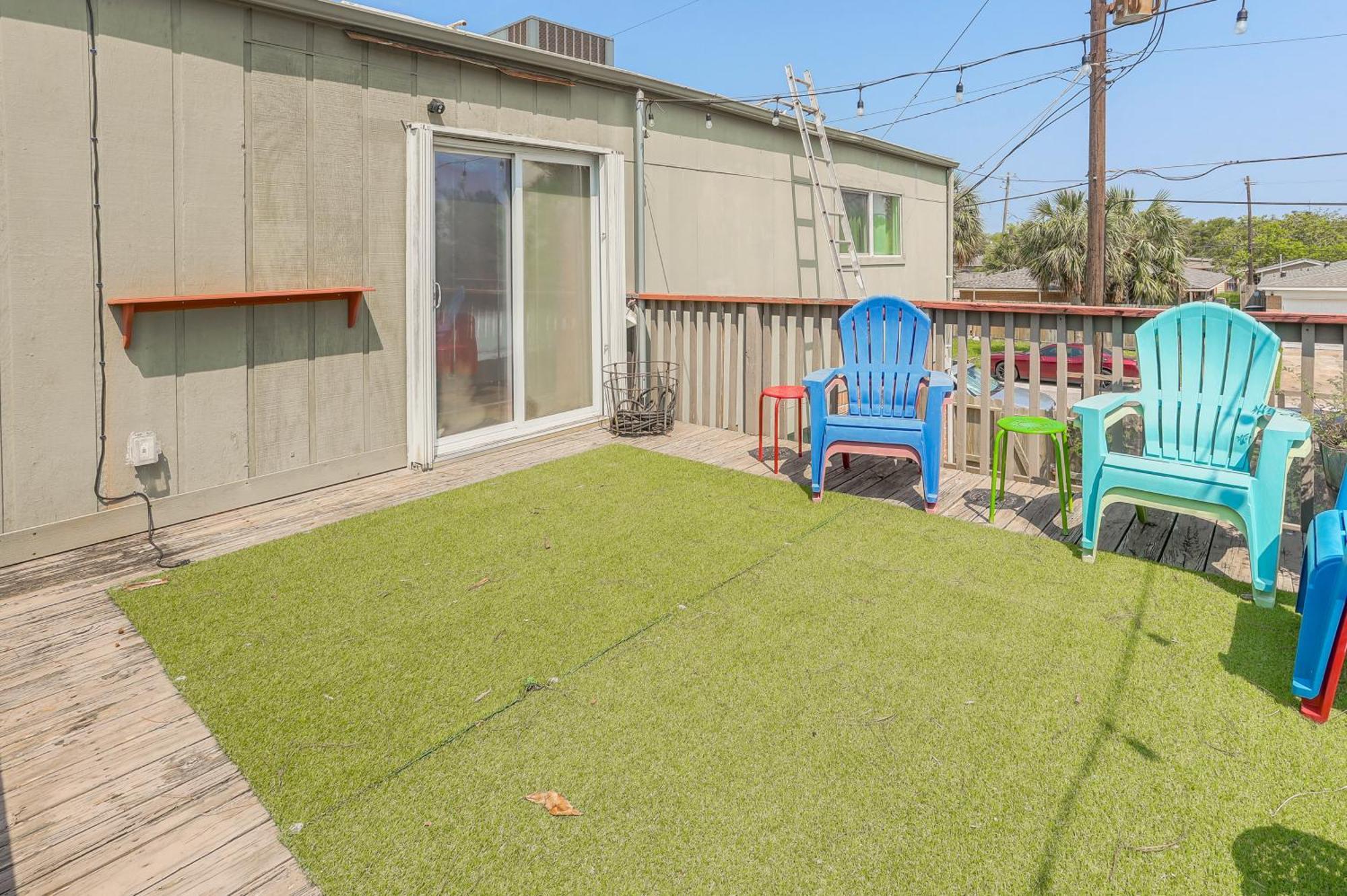 Townhome Near In Furnished Patio! * Galveston