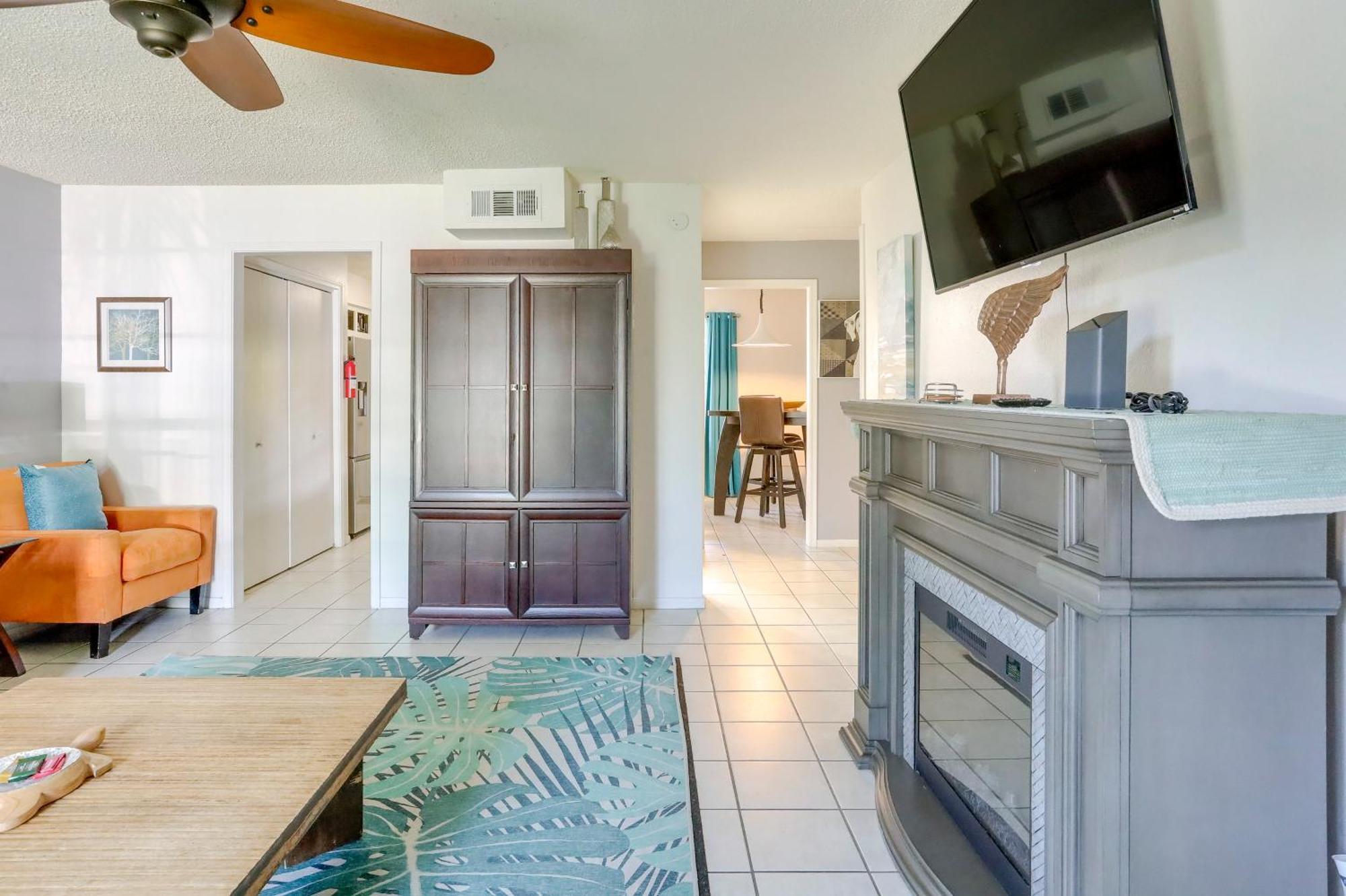 Townhome Near In Furnished Patio! Hébergement de vacances Galveston